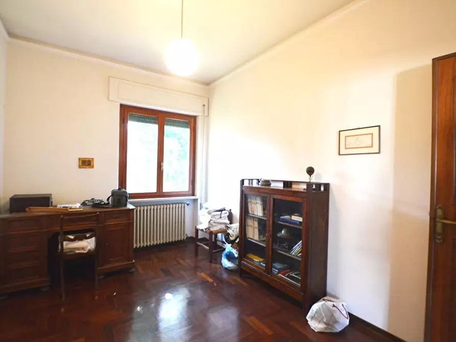 Immagine 18 di Villa in vendita  a Lucca