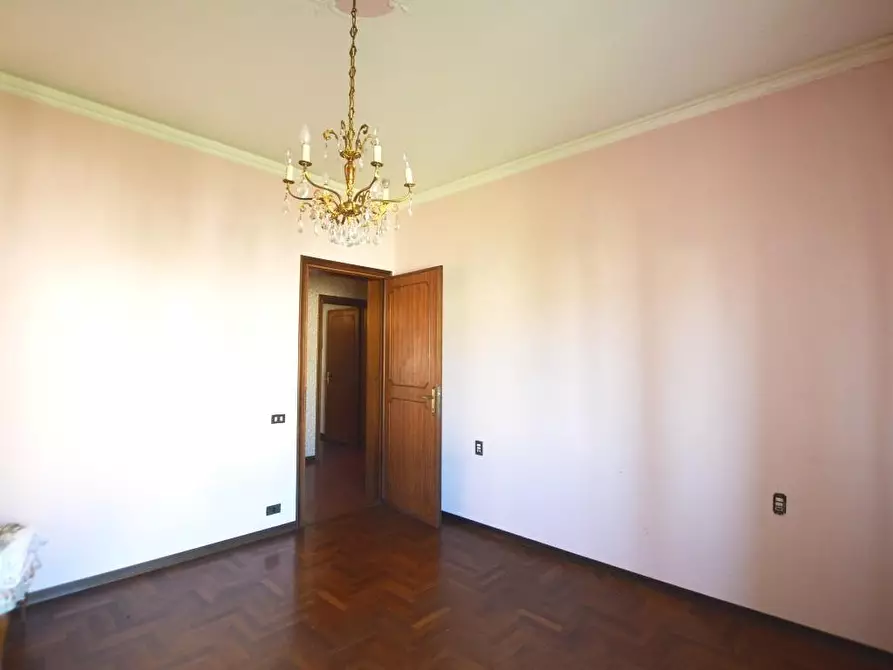 Immagine 26 di Villa in vendita  a Lucca