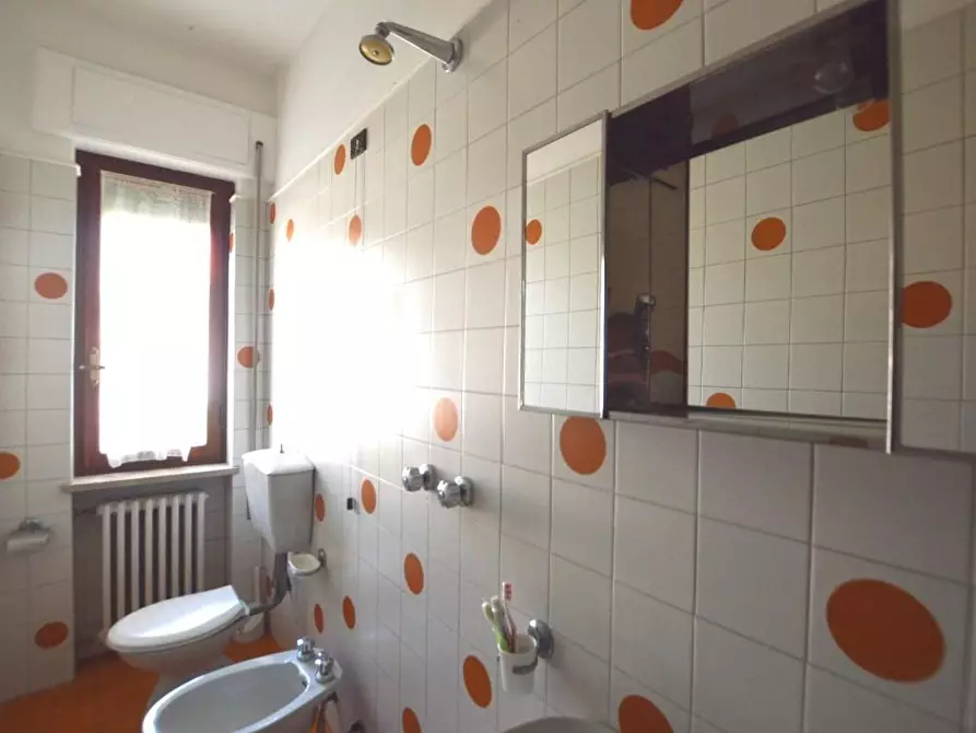 Immagine 27 di Villa in vendita  a Lucca