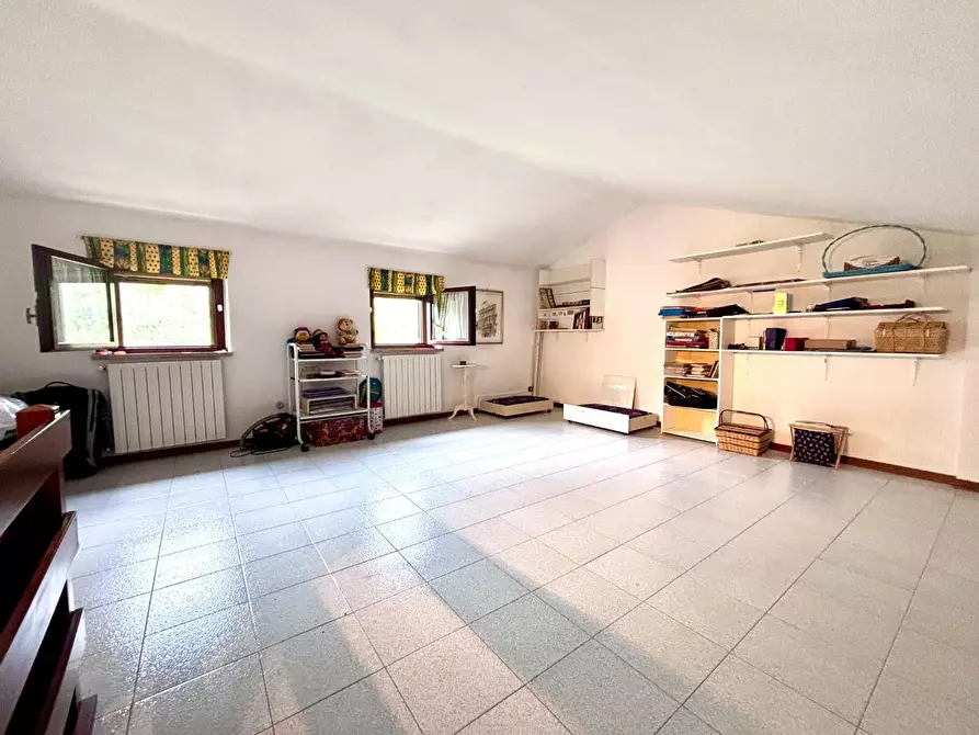 Immagine 40 di Villetta a schiera in vendita  a Calci