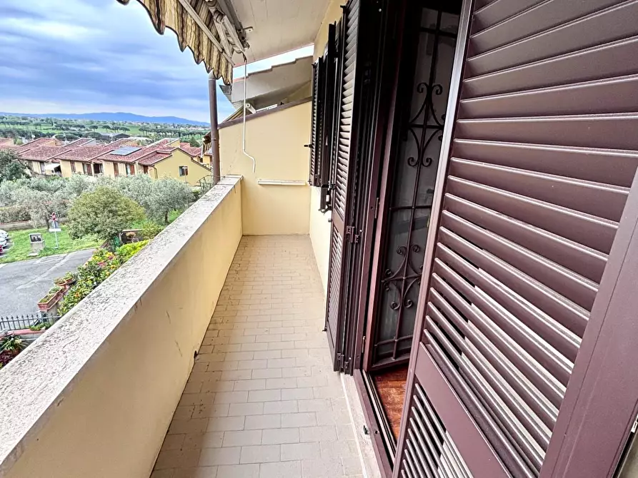 Immagine 49 di Villetta a schiera in vendita  a Calci