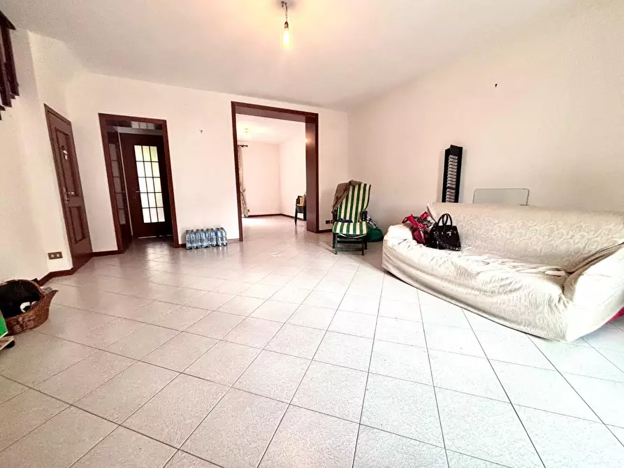 Immagine 11 di Villetta a schiera in vendita  a Calci