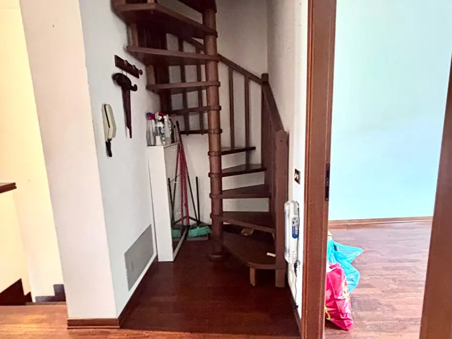 Immagine 37 di Villetta a schiera in vendita  a Calci