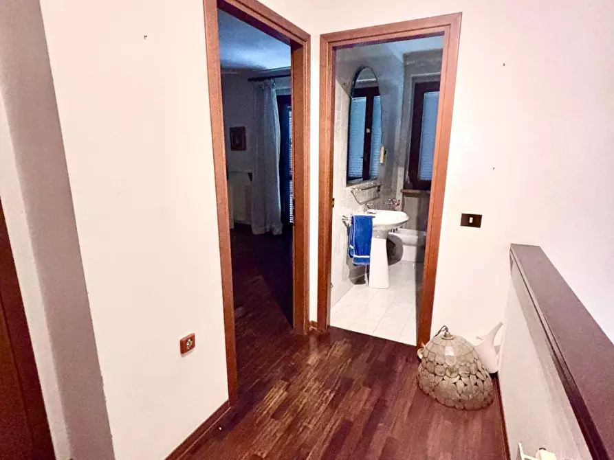 Immagine 48 di Villetta a schiera in vendita  a Calci