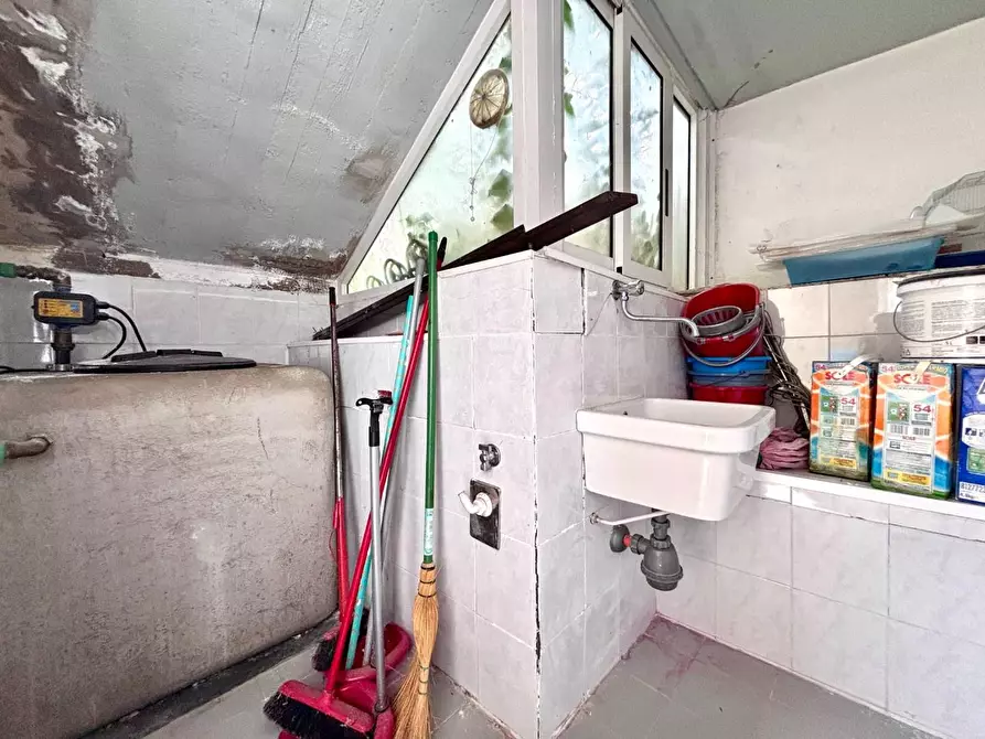 Immagine 52 di Villetta a schiera in vendita  a Calci