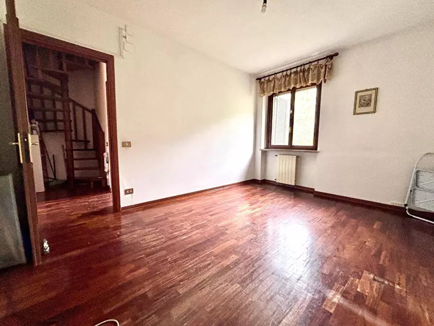 Immagine 30 di Villetta a schiera in vendita  a Calci