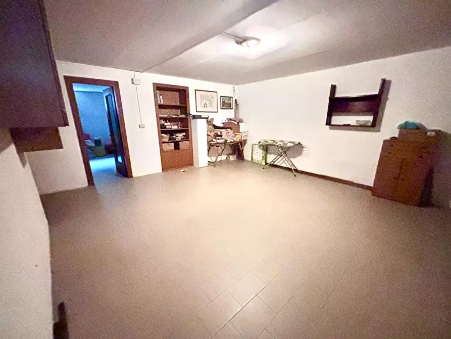 Immagine 43 di Villetta a schiera in vendita  a Calci