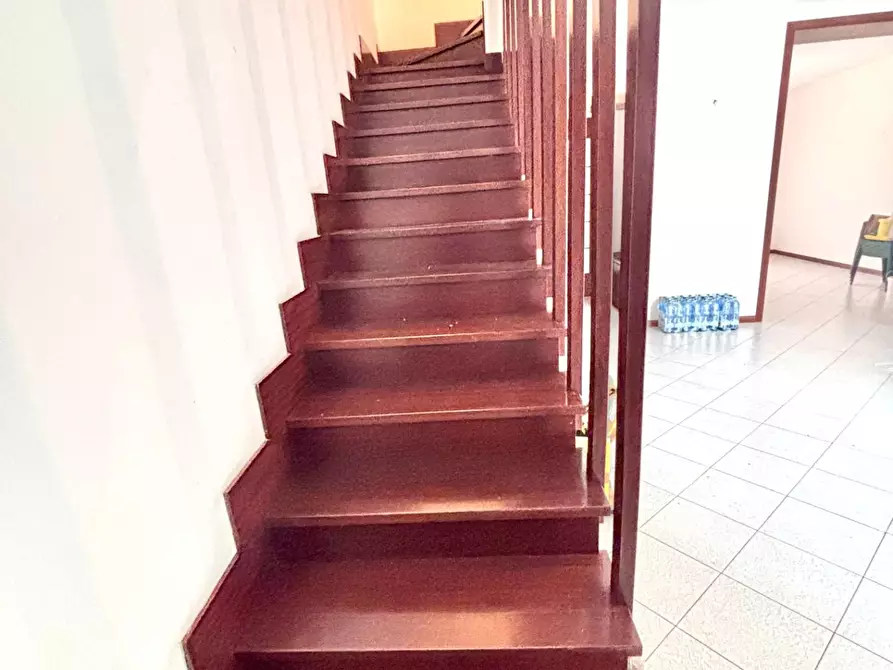 Immagine 53 di Villetta a schiera in vendita  a Calci