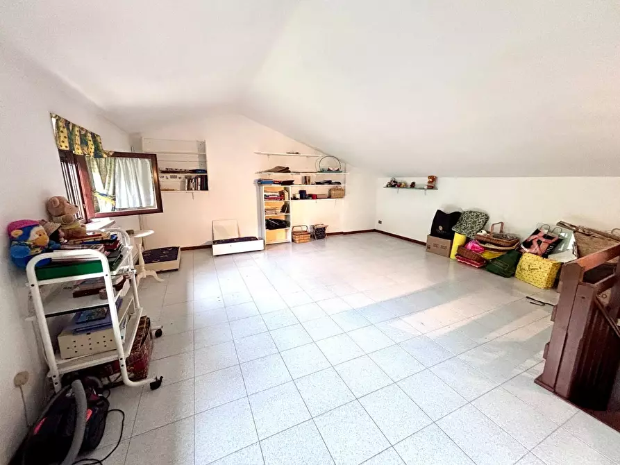 Immagine 39 di Villetta a schiera in vendita  a Calci