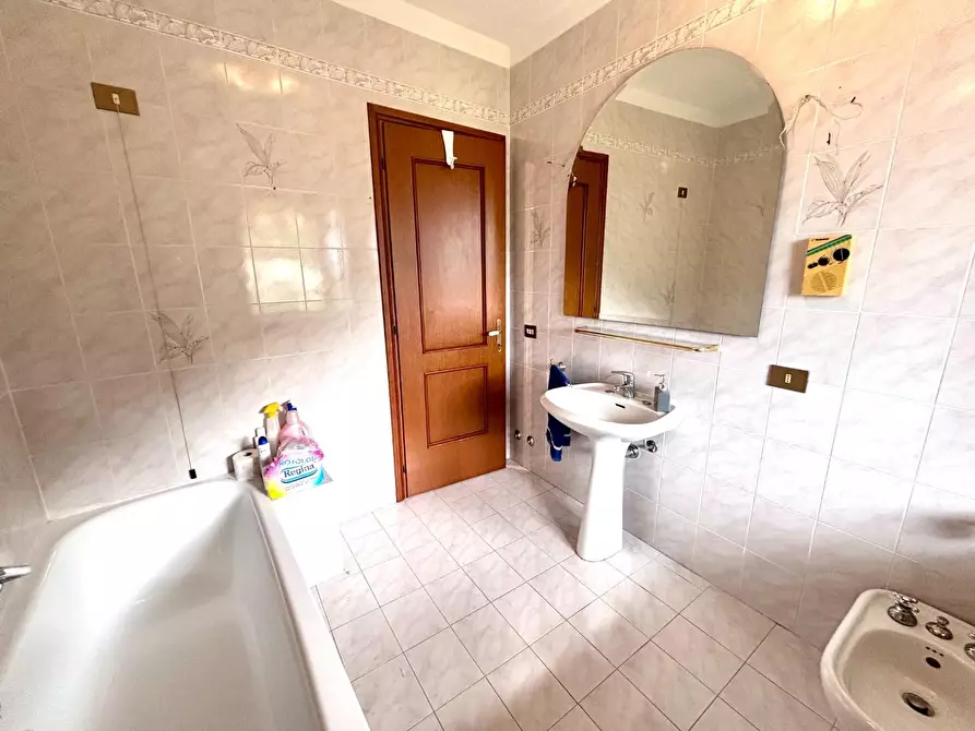 Immagine 34 di Villetta a schiera in vendita  a Calci