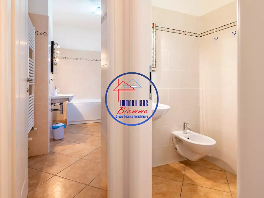 Immagine 10 di Casa semindipendente in vendita  a Viareggio