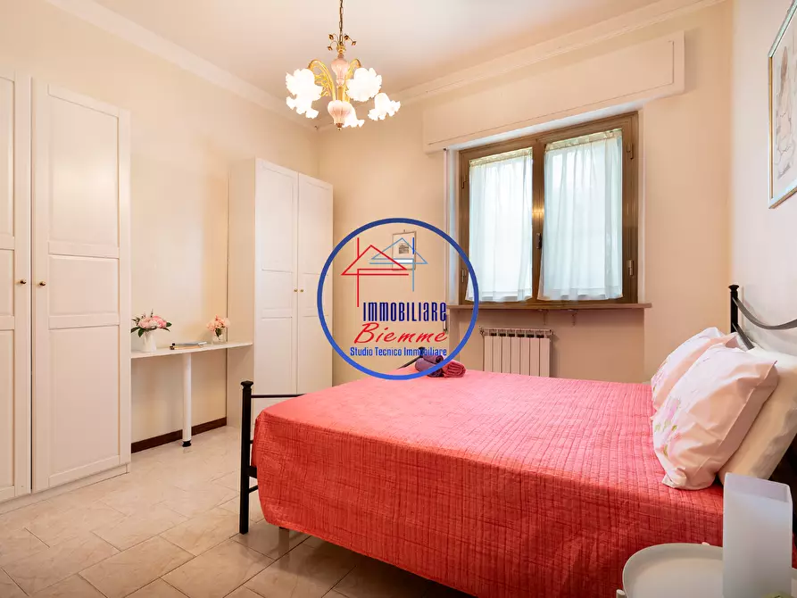 Immagine 22 di Casa semindipendente in vendita  a Viareggio