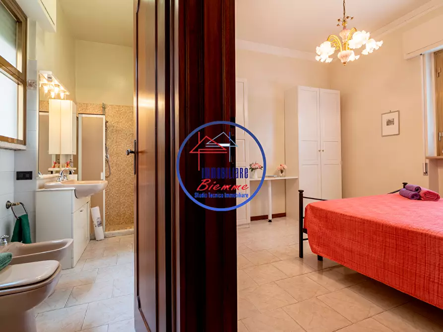 Immagine 23 di Casa semindipendente in vendita  a Viareggio