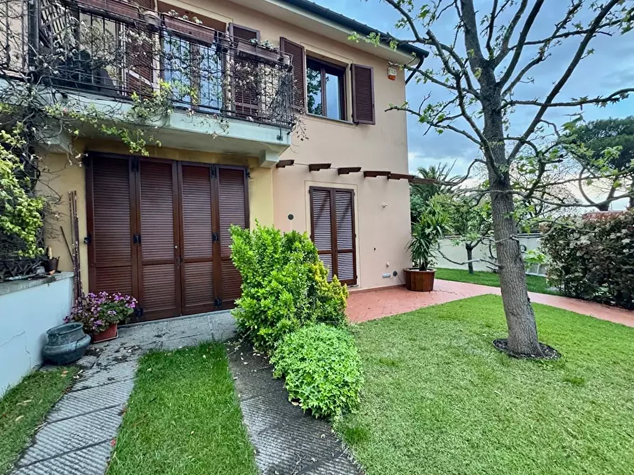 Immagine 2 di Casa bifamiliare in vendita  a San Giuliano Terme