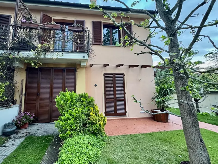 Immagine 6 di Casa bifamiliare in vendita  a San Giuliano Terme