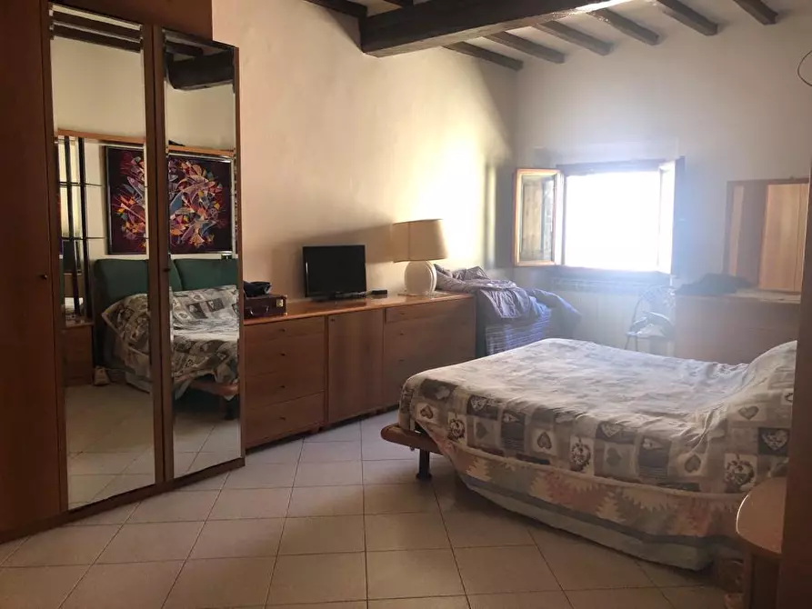 Immagine 14 di Appartamento in vendita  a Poggibonsi