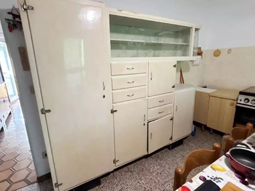 Immagine 10 di Casa colonica in vendita  a Vicopisano