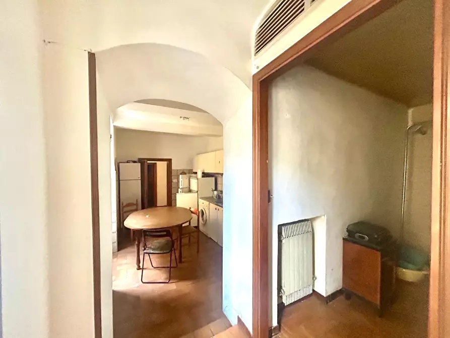 Immagine 8 di Appartamento in vendita  a Siena