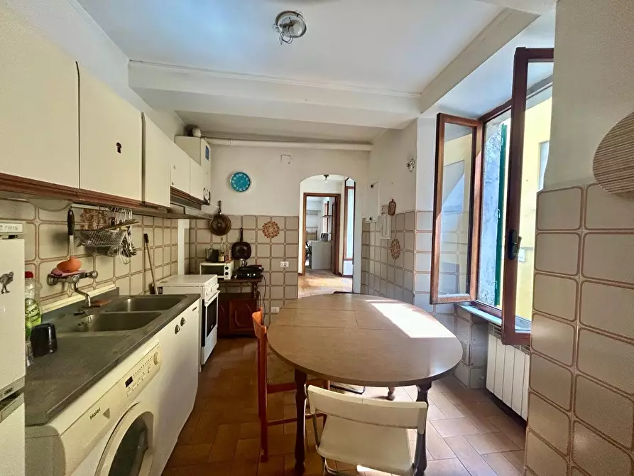 Immagine 4 di Appartamento in vendita  a Siena