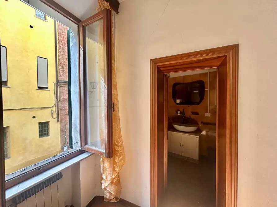 Immagine 18 di Appartamento in vendita  a Siena