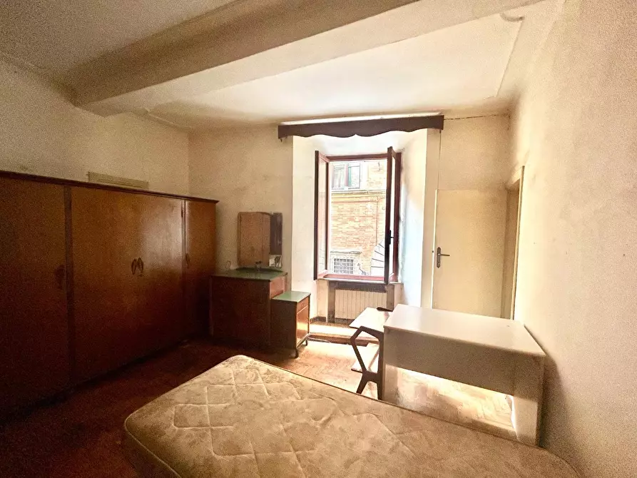 Immagine 23 di Appartamento in vendita  a Siena