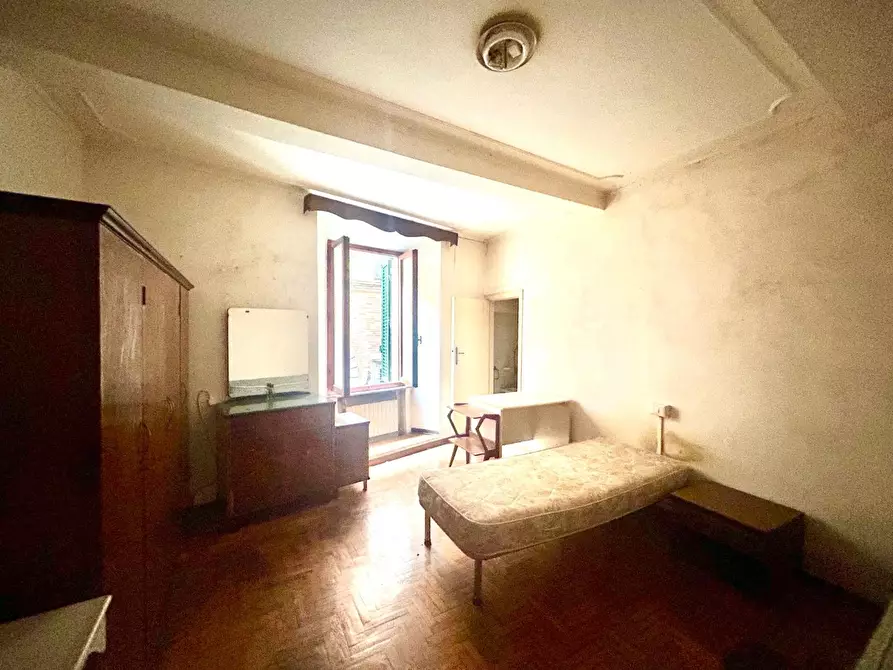 Immagine 24 di Appartamento in vendita  a Siena