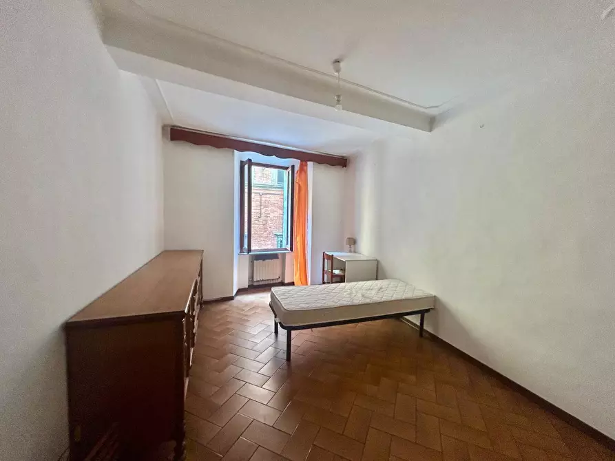 Immagine 17 di Appartamento in vendita  a Siena