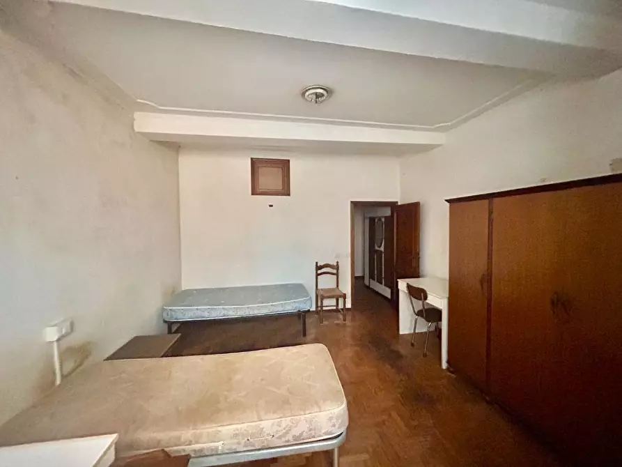 Immagine 21 di Appartamento in vendita  a Siena