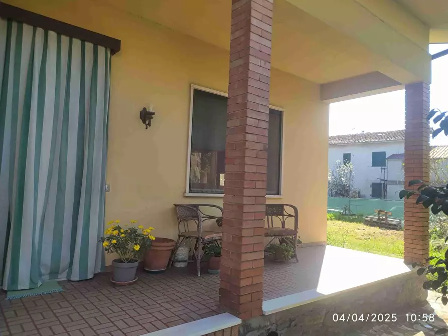 Immagine 2 di Villa in vendita  a Ponte Buggianese