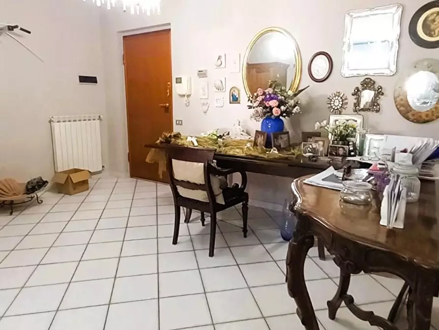 Immagine 5 di Appartamento in vendita  a Carrara