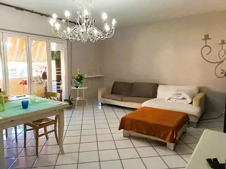 Immagine 4 di Appartamento in vendita  a Carrara