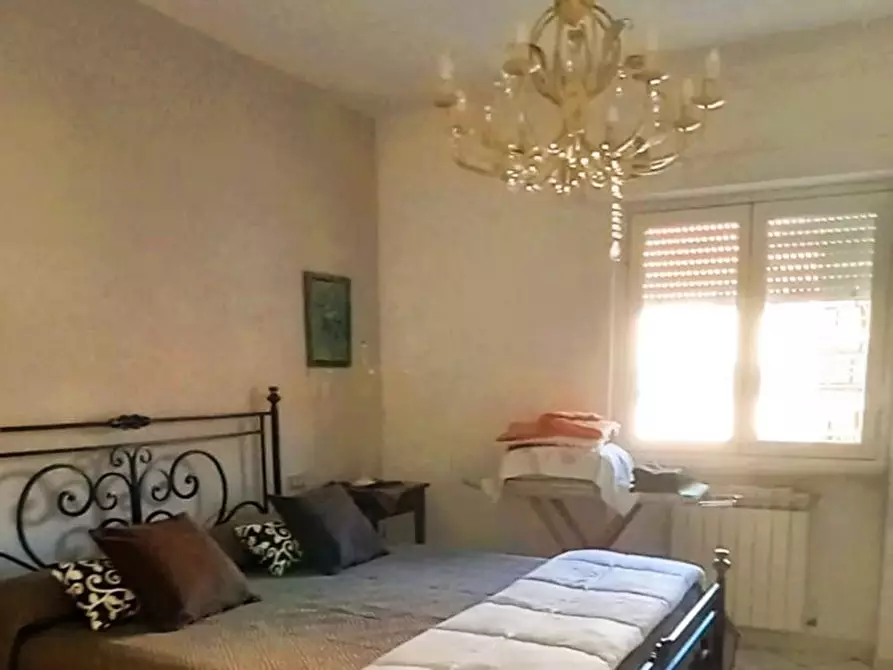 Immagine 16 di Appartamento in vendita  a Carrara