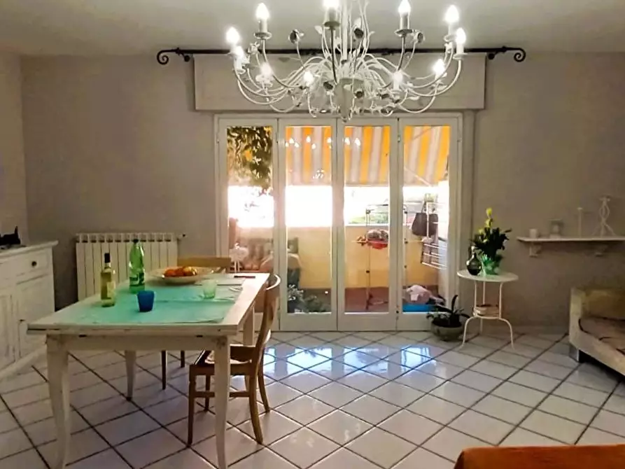 Immagine 3 di Appartamento in vendita  a Carrara