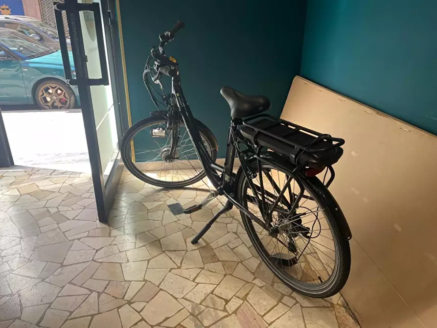 Immagine 7 di Attività commerciale in vendita  a Torino