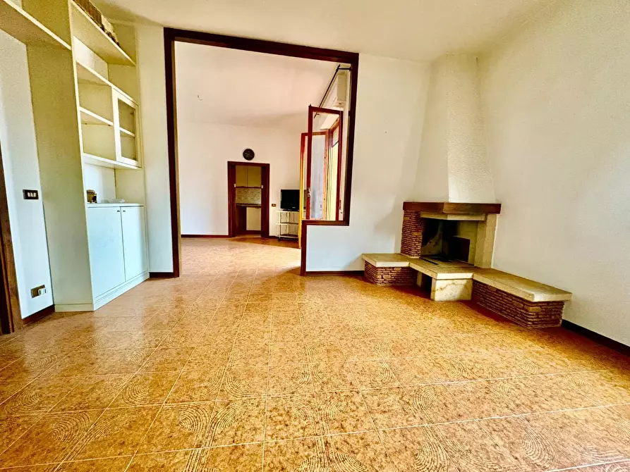 Immagine 1 di Appartamento in vendita  a Montaione