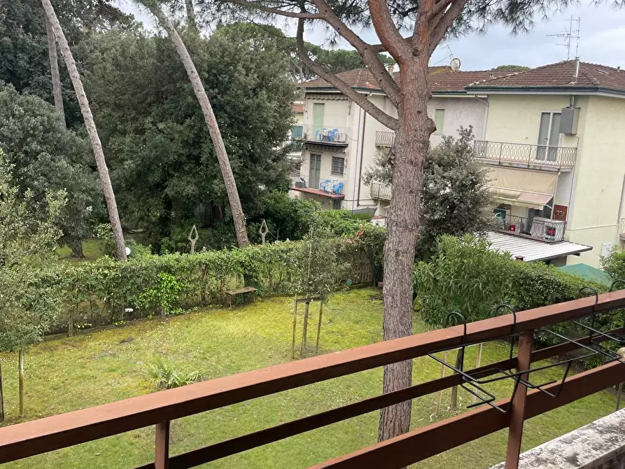 Immagine 1 di Appartamento in vendita  a Camaiore