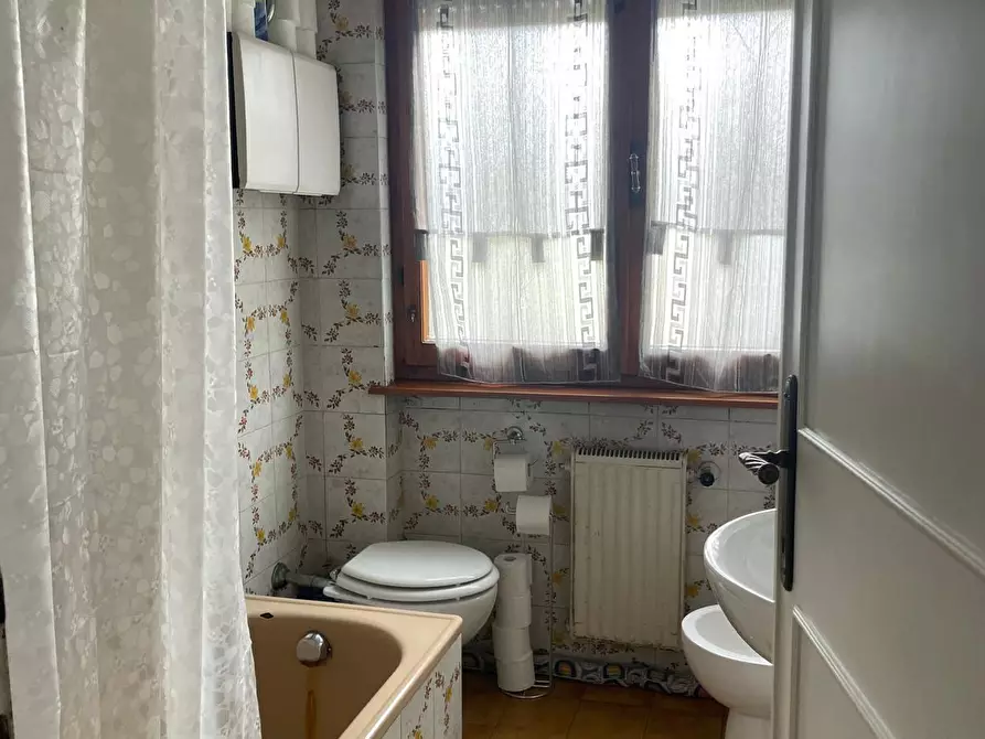 Immagine 8 di Appartamento in vendita  a Camaiore