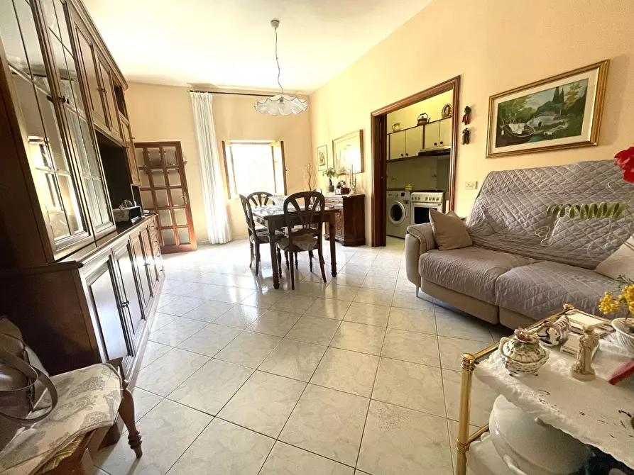 Immagine 5 di Appartamento in vendita  a Poggibonsi