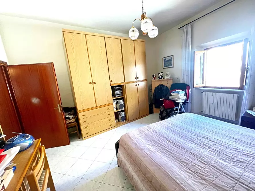 Immagine 8 di Appartamento in vendita  a Poggibonsi