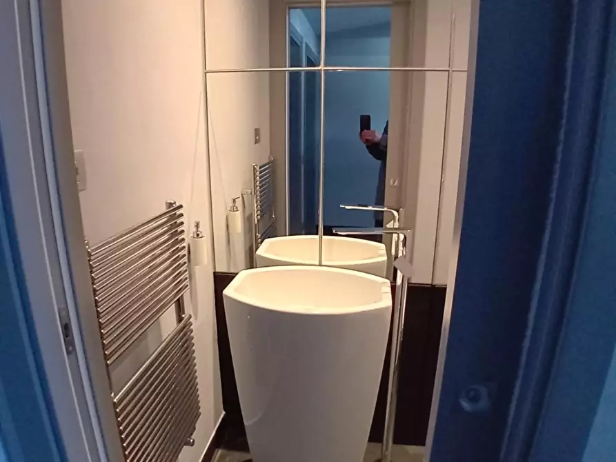 Immagine 38 di Villa in vendita  a Pietrasanta