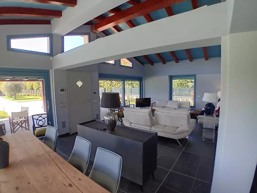 Immagine 11 di Villa in vendita  a Pietrasanta