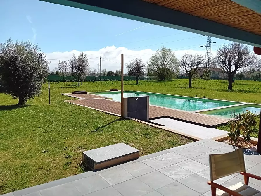 Immagine 3 di Villa in vendita  a Pietrasanta