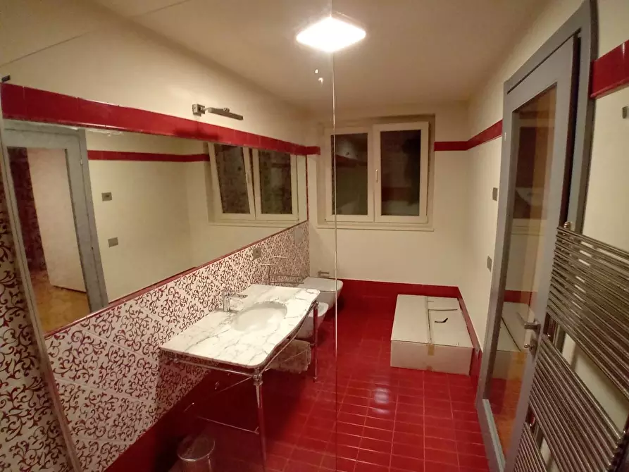 Immagine 31 di Villa in vendita  a Pietrasanta