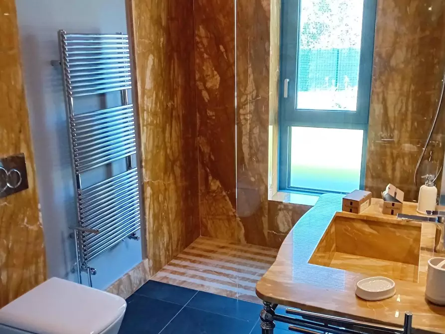 Immagine 32 di Villa in vendita  a Pietrasanta