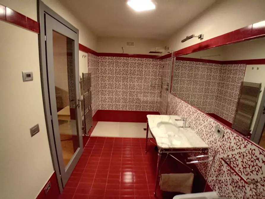 Immagine 29 di Villa in vendita  a Pietrasanta