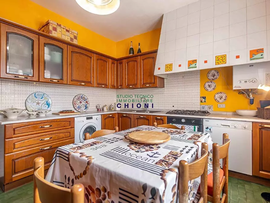 Immagine 36 di Mansarda in vendita  a Carrara