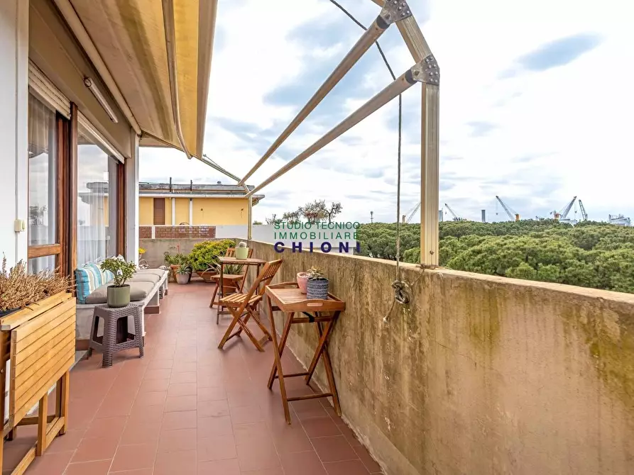 Immagine 41 di Mansarda in vendita  a Carrara