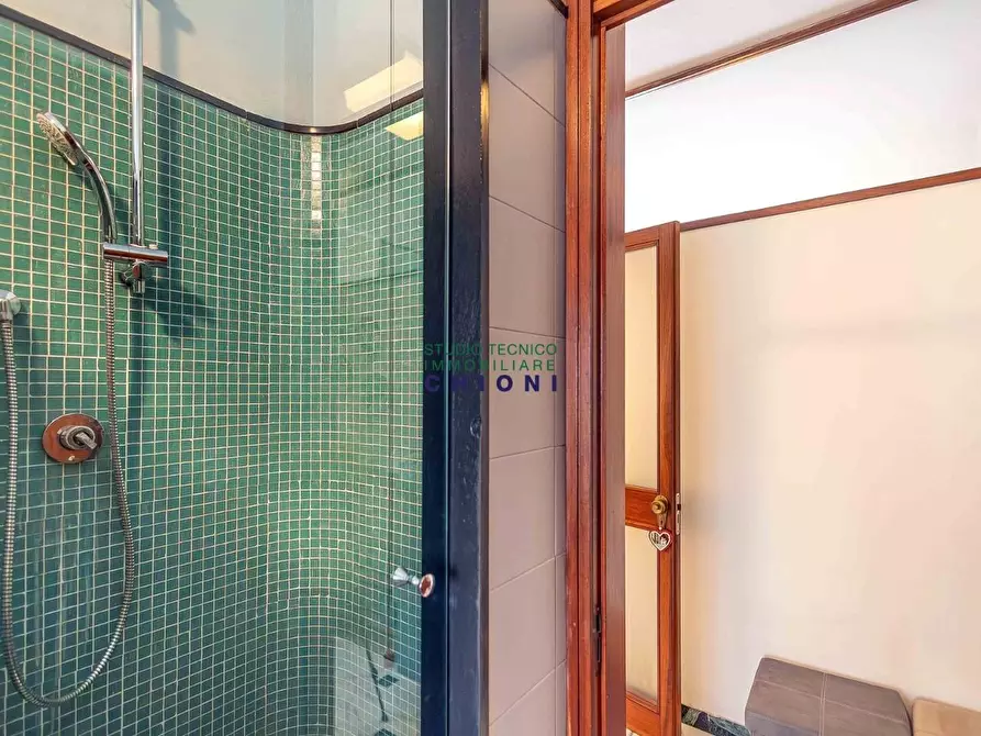 Immagine 15 di Mansarda in vendita  a Carrara