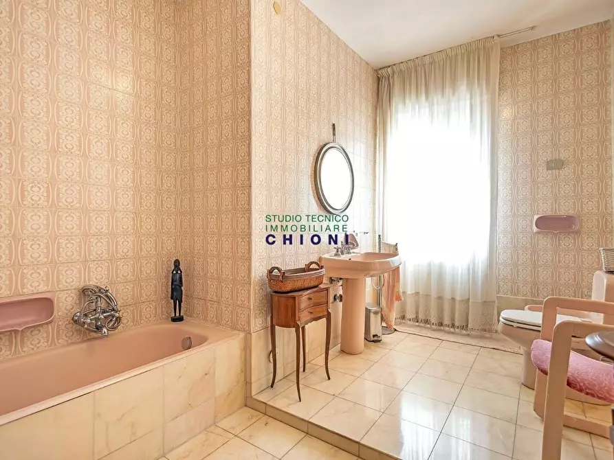 Immagine 19 di Mansarda in vendita  a Carrara