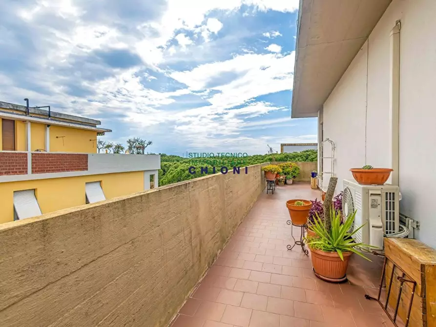 Immagine 38 di Mansarda in vendita  a Carrara